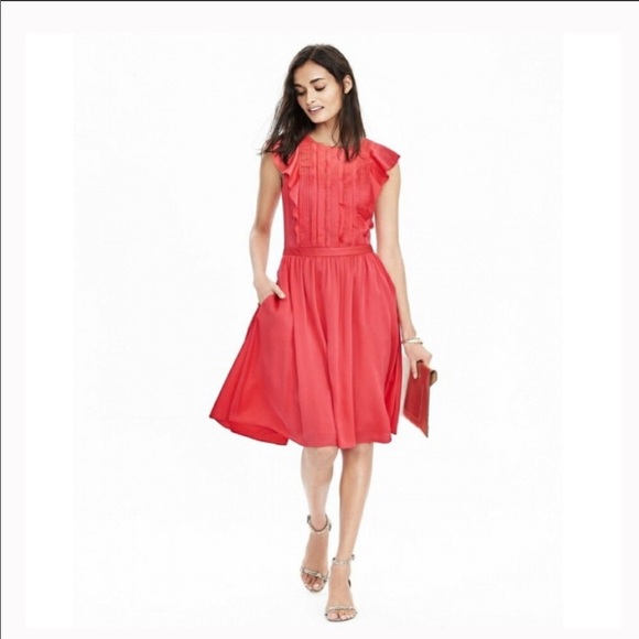 Banana Republic Dresses & Skirts - Banana Republic Pintuck Dress 4P EUC